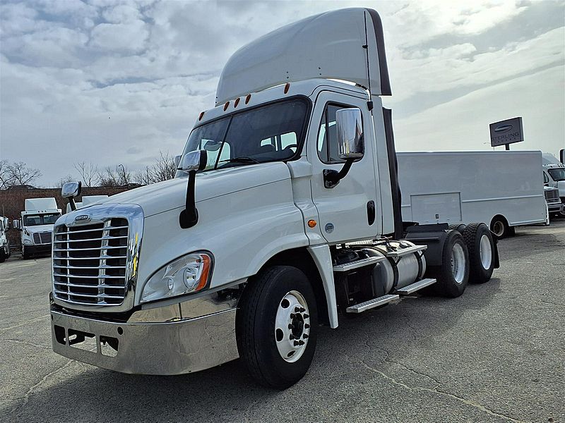 2017 Freightliner CASCADIA 125