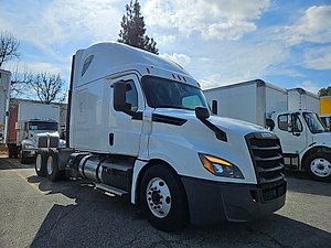 2020 Freightliner Cascadia 125 - Sleeper Truck