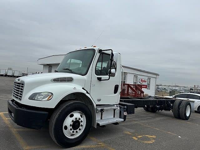 2018 Freightliner M2 106