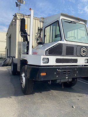 2018 Capacity SABRE 5 4X2 - Yard Spotter