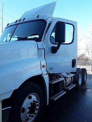 2018 Freightliner Cascadia 125