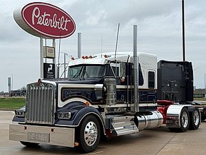 2023 Kenworth W900L