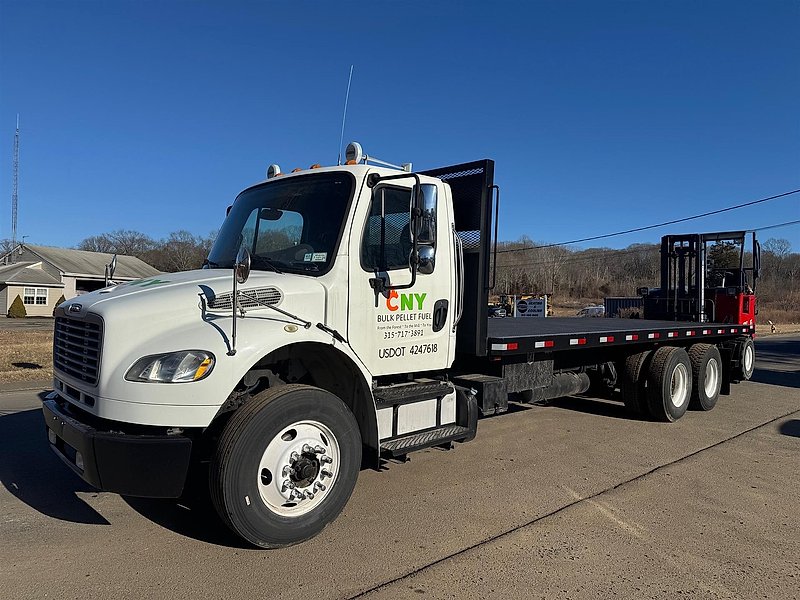 2017 Freightliner M2 106