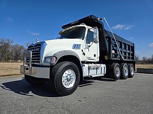 2017 Mack Granite GU713 - Dump Truck