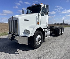 2013 Kenworth T800 - Cab & Chassis