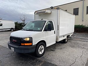 2019 GMC SAVANA 3500 - Box Van