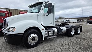 2014 Freightliner Columbia - Day Cab
