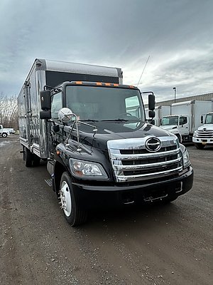 2018 Hino 268A - Box Truck