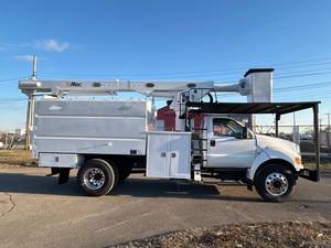 2010 Ford F750 - Bucket Truck