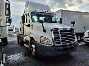 2018 Freightliner Cascadia 125 - Day Cab