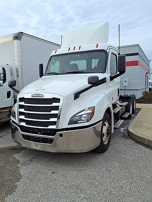2020 Freightliner Cascadia - Day Cab