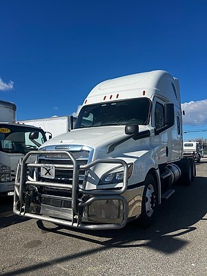 2020 Freightliner Cascadia - Sleeper Truck