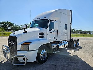 2020 Mack AN64T