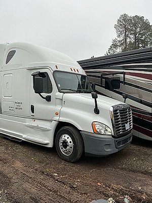 2018 Freightliner Cascadia 125