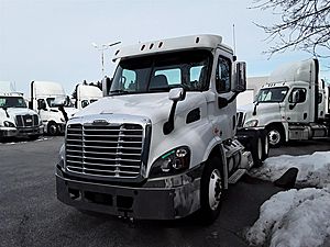 2018 Freightliner Cascadia 113 - Day Cab