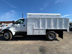 2010 Ford F-750 - Chipper