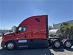 2021 Freightliner Cascadia 126