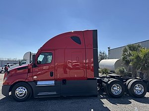 2021 Freightliner Cascadia 126