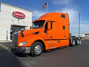 2022 Peterbilt 579 - Sleeper Truck