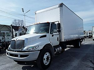 2018 International DuraStar 4300 - Box Van