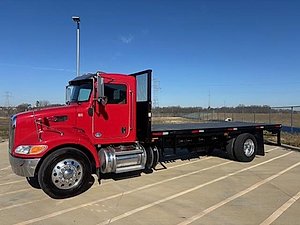 2019 Peterbilt 330 - Flatbed