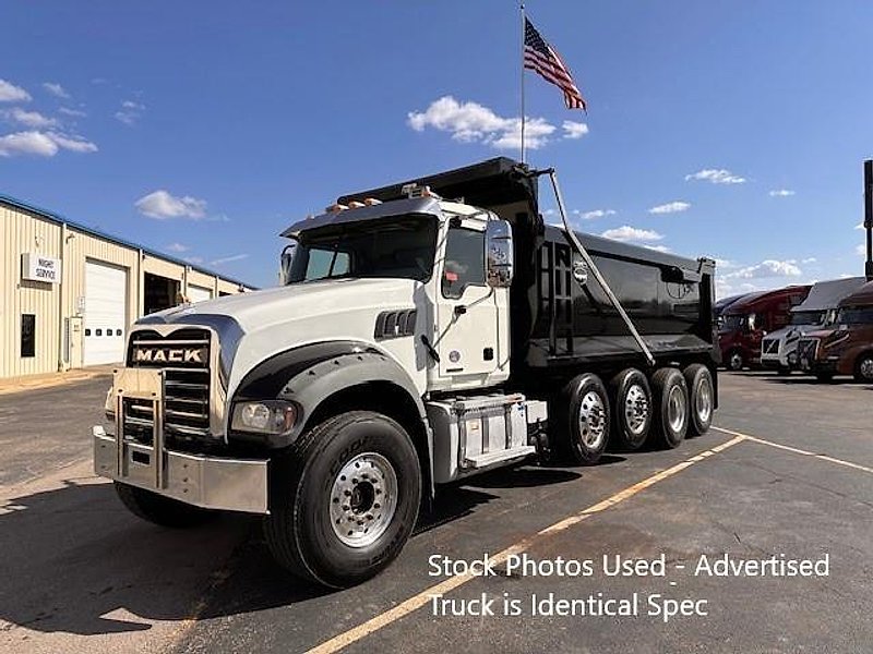 2021 Mack GR64F
