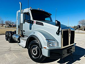 2024 Kenworth T880