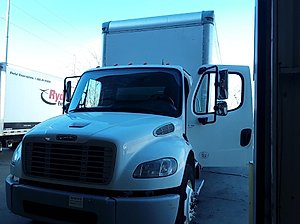 2018 Freightliner M2 106 - Box Van