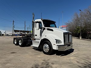 2020 Kenworth T880 - Day Cab