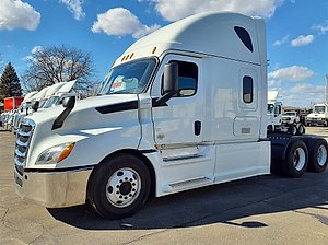 2019 Freightliner Cascadia - Sleeper Truck
