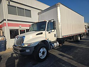 2018 International DuraStar 4300 - Box Van