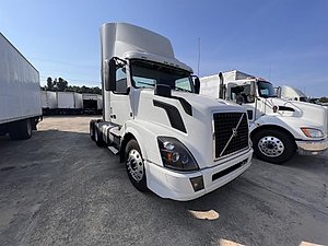 2017 Volvo VNL - Day Cab