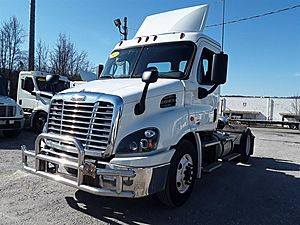 2017 Freightliner Cascadia 113 - Day Cab