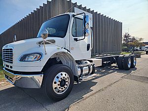 2017 Freightliner M2 - Cab & Chassis