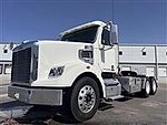 2017 Freightliner Coronado SD 122