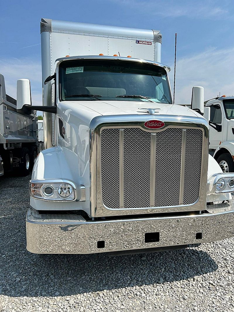 2025 Peterbilt 567