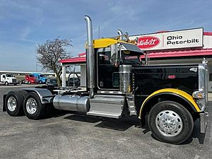 2022 Peterbilt 389