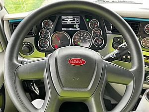 2025 Peterbilt 579