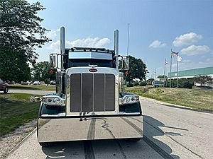 2024 Peterbilt 389