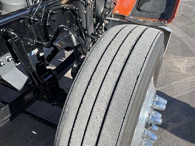 2023 Peterbilt 389