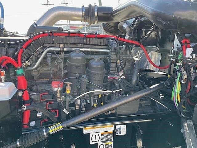 2023 Peterbilt 389
