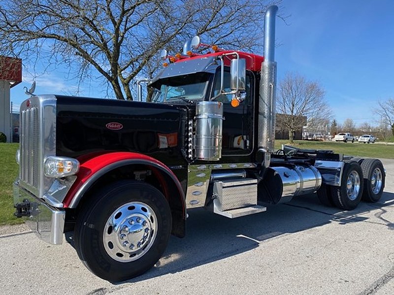 2022 Peterbilt 389