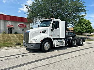2019 Peterbilt 579 - Day Cab