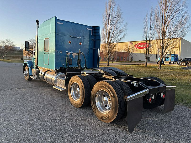 2019 Peterbilt 567