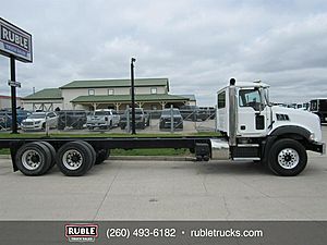 2013 Mack Granite GU813 - Cab & Chassis