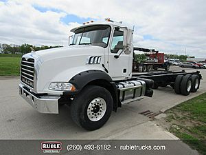 2013 Mack Granite GU813 - Cab & Chassis