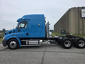 2014 Freightliner Cascadia 113 - Sleeper Truck