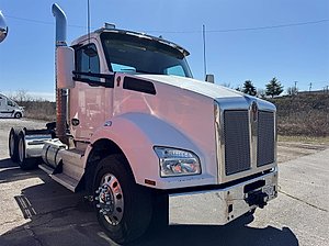 2016 Kenworth T880 - Day Cab