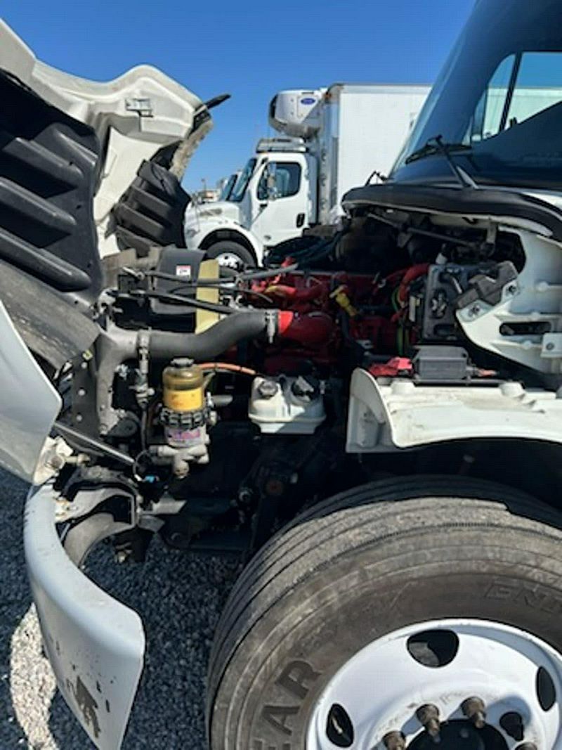 2019 Freightliner M2 106