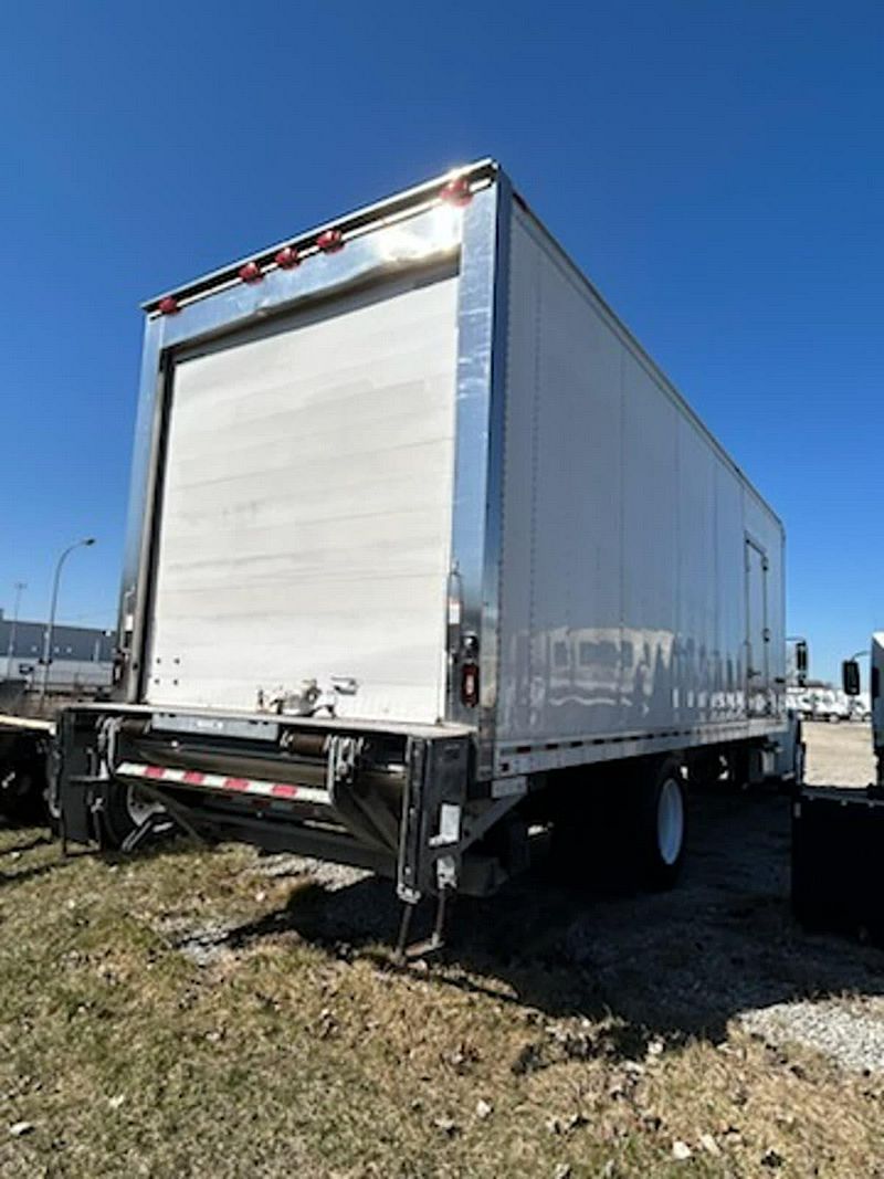 2019 Freightliner M2 106